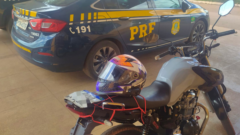 MOTOCICLISTA É DETIDO REALIZANDO MANOBRAS PROIBIDAS NA BR-010