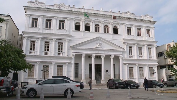 TJ SUSPENDE TEMPORARIAMENTE LEI QUE AUMENTAVA SALÁRIO DE EDUARDO BRAIDE ATÉ CASO SER ANALISADO PELO STF