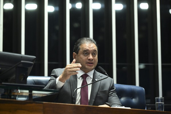 PF FAZ OPERAÇÃO CONTRA DESVIOS DO INSS: SENADOR WEVERTON É ALVO E SECRETÁRIO DA PREVIDÊNCIA É PRESO