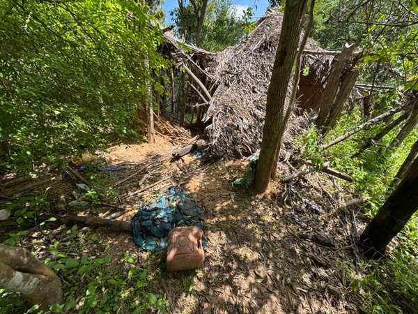 COMO É A 'CASA CAÍDA' ONDE CRIANÇAS DESAPARECIDAS HÁ 13 DIAS ESTIVERAM NO MA