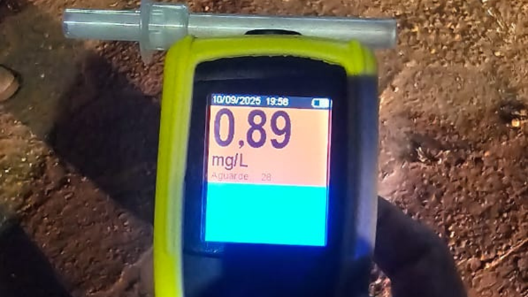 PRF FLAGRA MOTORISTA DIRIGINDO EMBRIAGADO EM AÇAILÂNDIA (MA)
