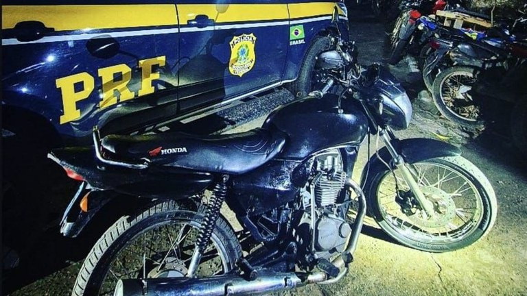 MOTO ADULTERADA É RECUPERADA PELA PRF EM BACABEIRA (MA)