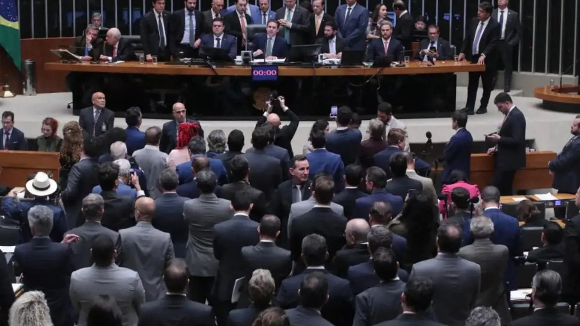  DEPUTADOS DO MARANHÃO SE DIVIDEM SOBRE PL DA REDUÇÃO DE PENA