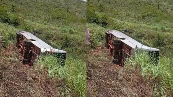 VÍDEO: MICRO-ÔNIBUS COM 22 ALUNOS TOMBA NA BR-010 NO MA; UMA ESTUDANTE FICOU LEVEMENTE FERIDA