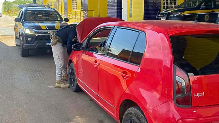 CARRO FURTADO EM VALPARAÍSO DE GOIÁS (GO) É RECUPERADO PELA PRF EM BALSAS (MA)