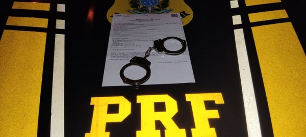 PRF cumpre dois mandados de prisão nas BRs 135 e 230