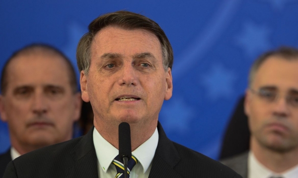 Bolsonaro revela conversa com Moro e acusa ex-ministro de vazamentos