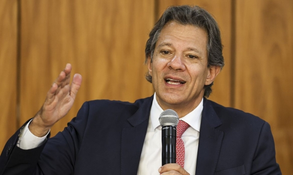 HADDAD ANUNCIA ISENÇÃO DE IR PARA QUEM GANHA ATÉ R$ 5 MIL