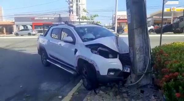 Após sequestrar empresário, dupla é perseguida pela polícia e causa acidente em São Luís