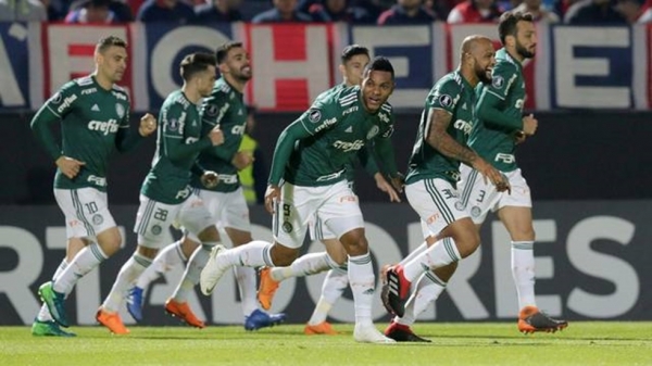 Em noite de Borja, Palmeiras vence o Cerro Porteño e fica perto da vaga nas quartas da Libertadores