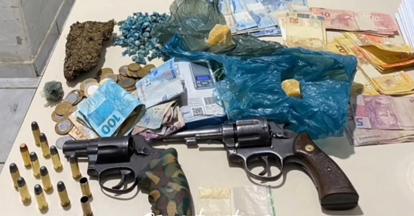 SEIS PESSOAS SÃO PRESAS POR TRÁFICO DE DROGAS EM SÃO PEDRO DA ÁGUA BRANCA