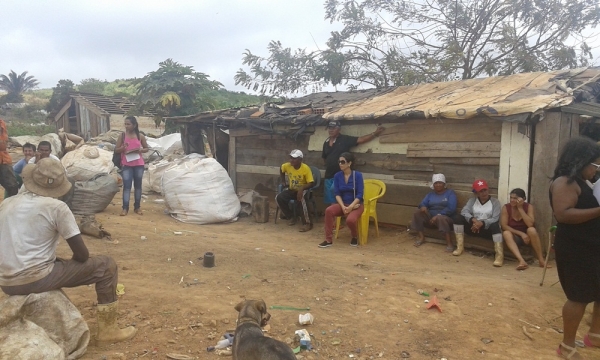 AÇAILÂNDIA - Reunião discute necessidade da organização formal de catadores de lixo reciclável