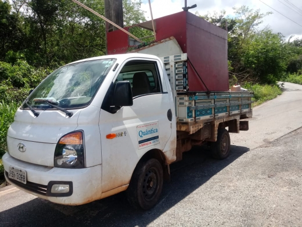 MARANHÃO - Veículo dança na rodovia, sai da pista e dois ocupantes caem da carroceria