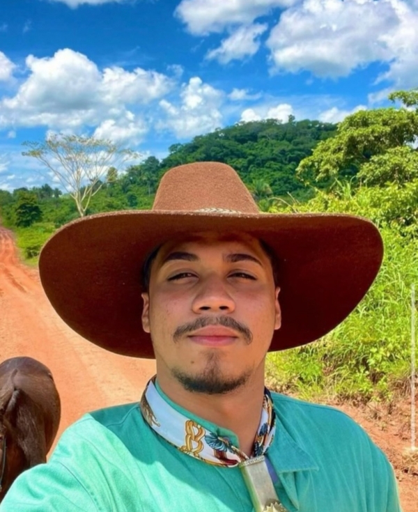 JOVEM MORRE EM GRAVE ACIDENTE DE MOTO EM DAVINÓPOLIS 