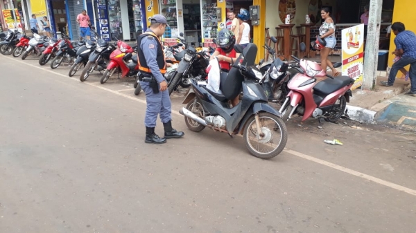 AÇAILÂNDIA URGENTE - Polícia Militar realiza Operação Fecha Quartel