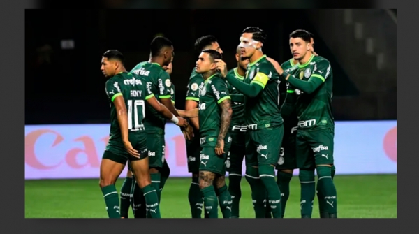 Sem sustos, Palmeiras vence Coritiba e cola em líder do Brasileirão