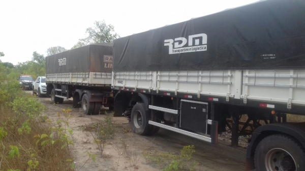 PRF localiza carreta roubada em posto de combustível em Balsas