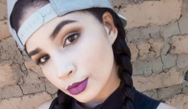 FIM DE SEMANA - Jovem é degolada pelo ex-namorado enquanto dormia