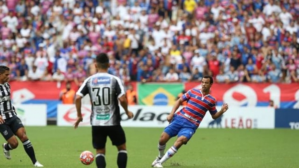 Edinho marca dois, e Fortaleza bate o Ceará na primeira final do estadual