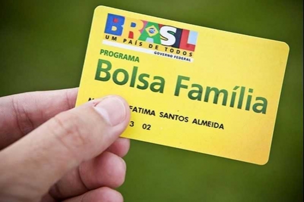 Pagamento do 13º do Bolsa Família está garantido, diz porta-voz