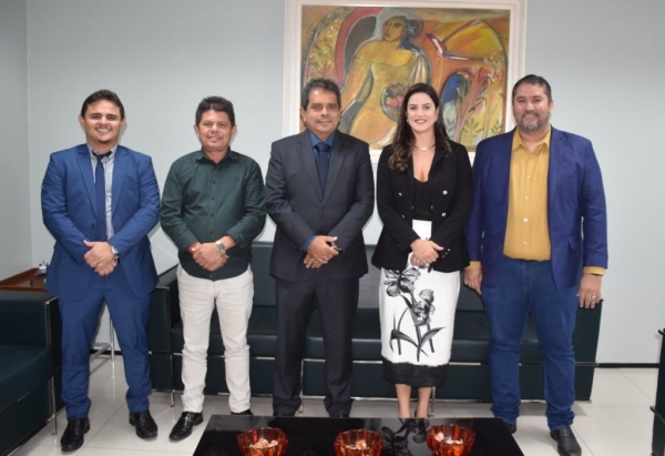 SÃO LUÍS – MPMA RECEBE REPRESENTANTES DO LEGISLATIVO DE AÇAILÂNDIA
