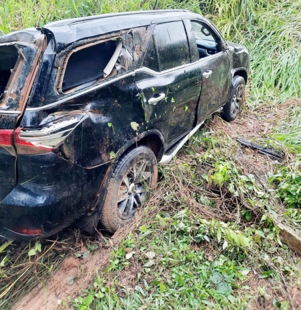  BR 222: Casal Arnoldo do Frango e Alessandra sofrem acidente de carro, mas passam bem
