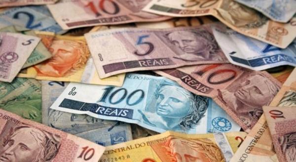 De cada 100 inadimplentes, 37 devem até R$ 500, diz CNDL