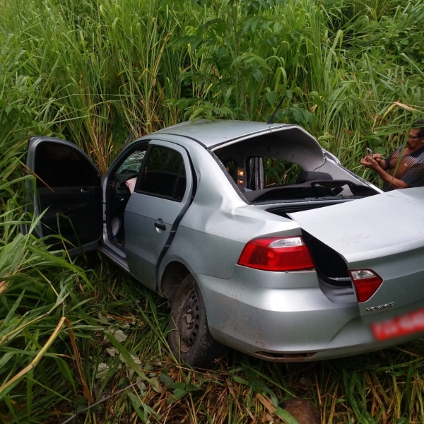 VILA NOVA DOS MARTÍRIOS- Acidente com táxi de Vila Nova dos Martírios na BR – 010 deixa 5 motos.