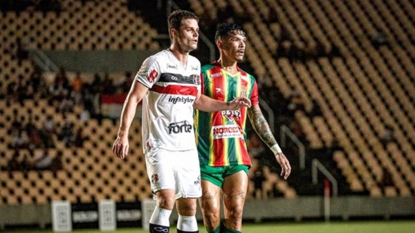 Sampaio vence Santa Cruz e assume liderança do grupo A na Série C