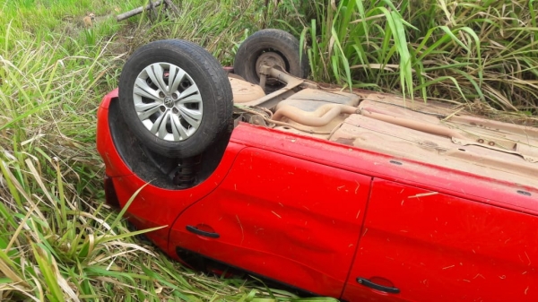 FIM DE SEMANA - Veículo capota e deixa cinco feridos na BR-135 no Maranhão