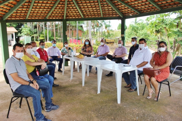 AÇAILÂNDIA - Reunião sobre a implantação de mais curso de Medicina no município 