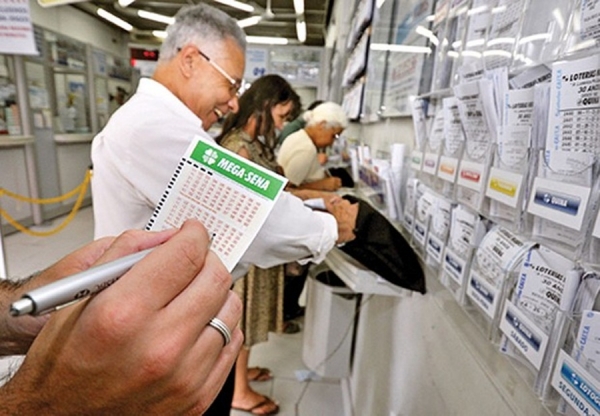 Apostas na Mega da Virada movimentam lotéricas; prêmio já chega a R$ 225 milhões