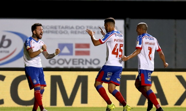 Brasileiro: Bahia derrota Athletico-PR e entra no G4