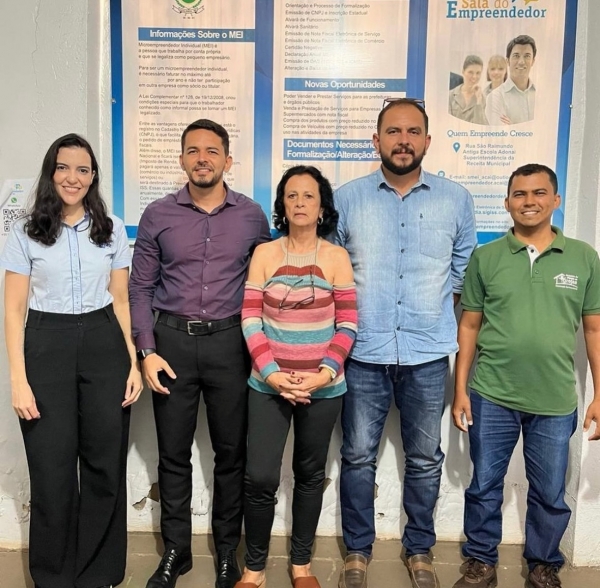 REPRESENTES DO SEBRAE VISITA SALA DO MICRO EMPREENDEDOR DE AÇAILÂNDIA