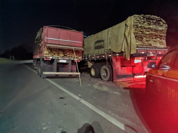 PRF apreende 347,87m³ de madeira ilegal durante feriado