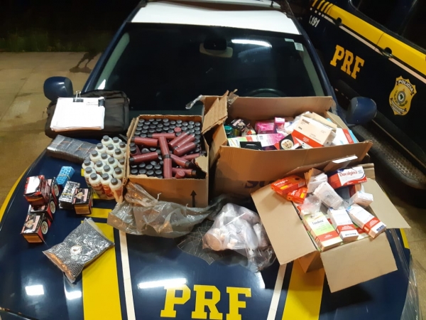 PRF apreende veículo transportando material explosivo e medicamentos sem nota fiscal na BR 222, em Açailândia/MA