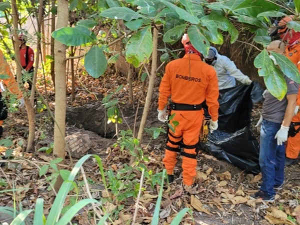 CORPO É ENCONTRADO EM COVA RASA; HÁ SUSPEITA QUE SEJA DE ADVOGADO DESAPARECIDO