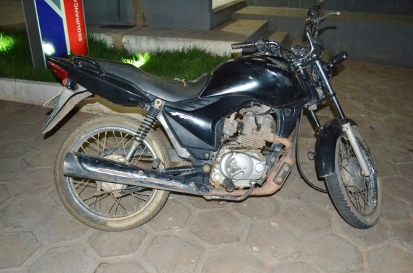 Polícia Militar Recupera moto roubada 