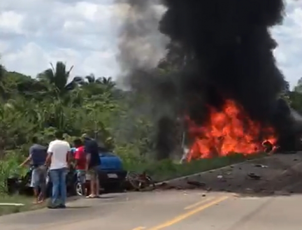 MARANHÃO - Grave acidente na BR-135 deixa a rodovia interditada  e 3 mortes entre Miranda e Matões do Norte