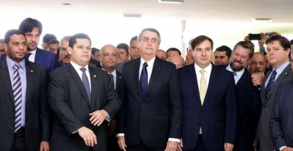 Reforma vai gerar economia de R$ 1,236 trilhão em 10 anos, diz governo