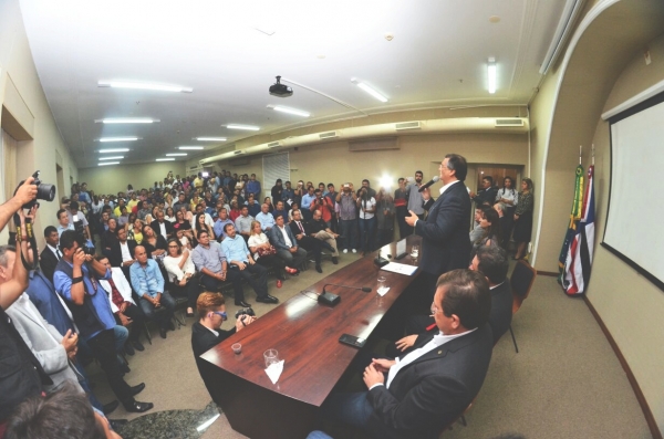 Parceria com municípios levou Flávio Dino ao topo do ranking de governadores, dizem prefeitos