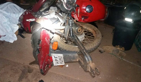 Colisão frontal entre duas motocicletas deixa um morto e um ferido na BR-010
