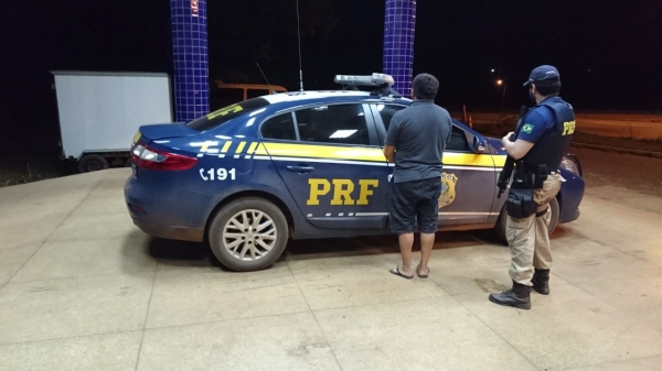 AÇAILÂNDIA - Homem com mandado de prisão em aberto é preso pela PRF no Km 670 da BR 222 