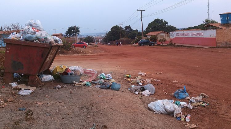 População de Açailândia reclama da falta de coleta do lixo 