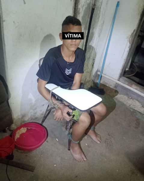 JOVEM RESGATADO PELA PM DO TRIBUNAL DO CRIME EM ITZ É MORTO COM 25 FACADAS DIAS DEPOIS