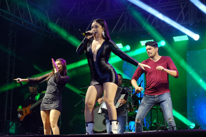 RÉVEILLON EM IMPERATRIZ TERÁ SHOW DA BANDA MASTRUZ COM LEITE E JONAS ESTICADO NA AV. BEIRA-RIO