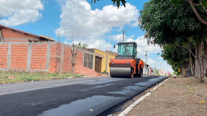 PREFEITURA REALIZA RECAPEAMENTO ASFÁLTICO NO BAIRRO PORTO SEGURO 2