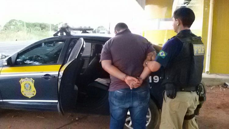 MA - Passageiro de ônibus é preso transportando 5 Kg de crack, em Porto Franco