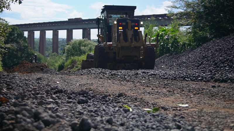 PREFEITURA DE AÇAILÂNDIA REALIZA FORÇA-TAREFA NAS RUAS DA CIDADE APÓS FORTES CHUVAS