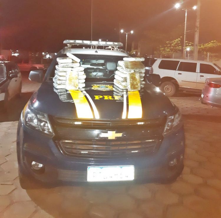 AÇAILÂNDIA – PRF faz a apreensão de grande quantidade de drogas (30 kg de Skunk)